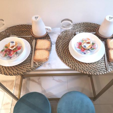 Bed and Breakfast Domus Leone Tre Napoli Esterno foto