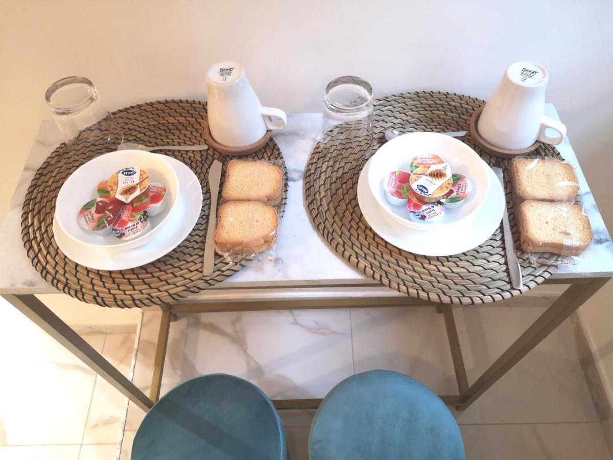 Bed and Breakfast Domus Leone Tre Napoli Esterno foto