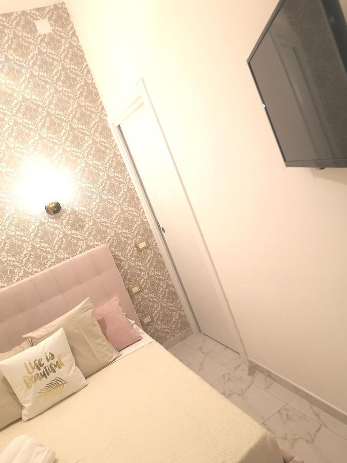 Bed and Breakfast Domus Leone Tre Napoli Esterno foto