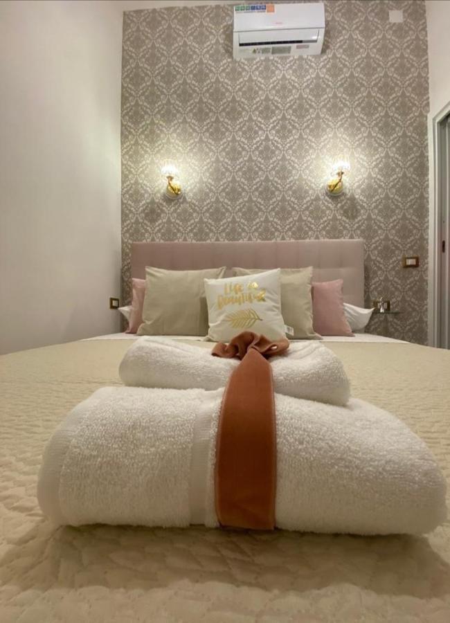 Bed and Breakfast Domus Leone Tre Napoli Esterno foto