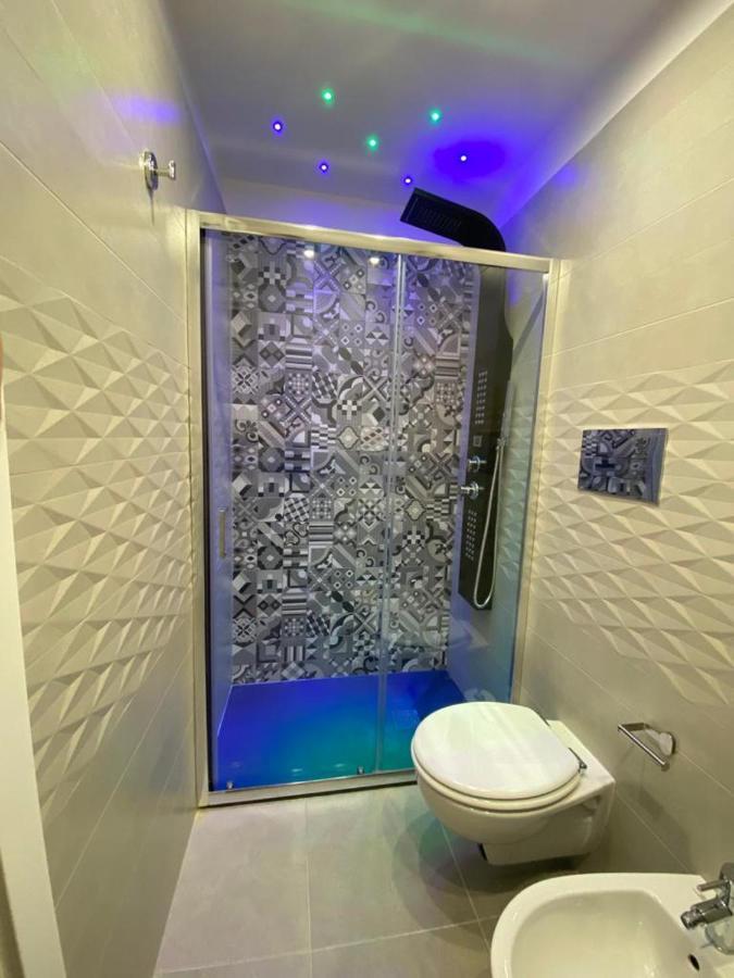Bed and Breakfast Domus Leone Tre Napoli Esterno foto