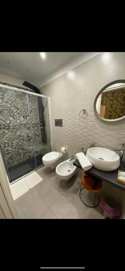 Bed and Breakfast Domus Leone Tre Napoli Esterno foto