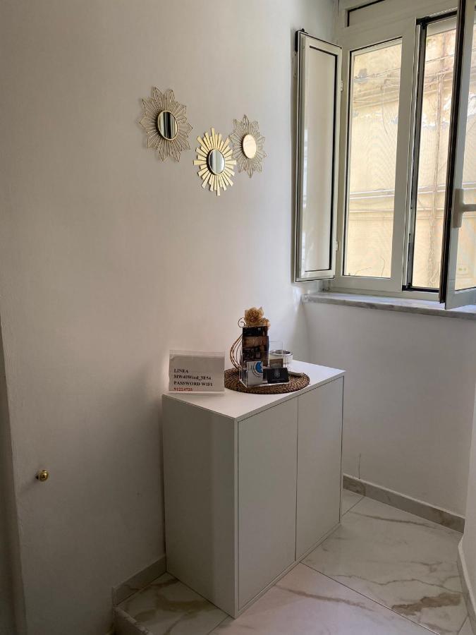 Bed and Breakfast Domus Leone Tre Napoli Esterno foto